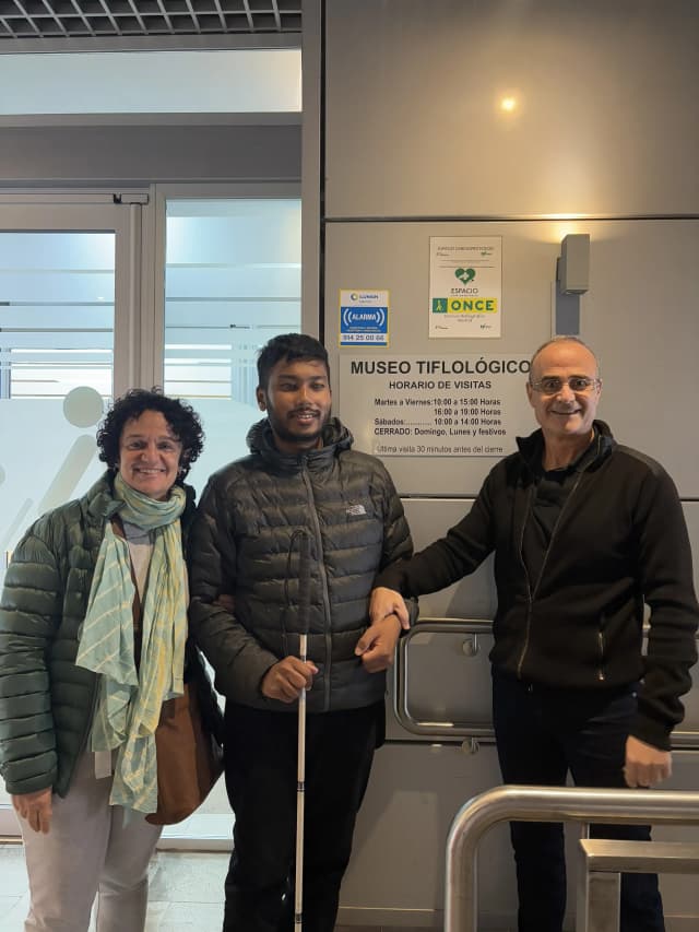 A picture of our Founder Abhishek Shahi along with Fanny and Danny Infront of the museo Tiflologico.