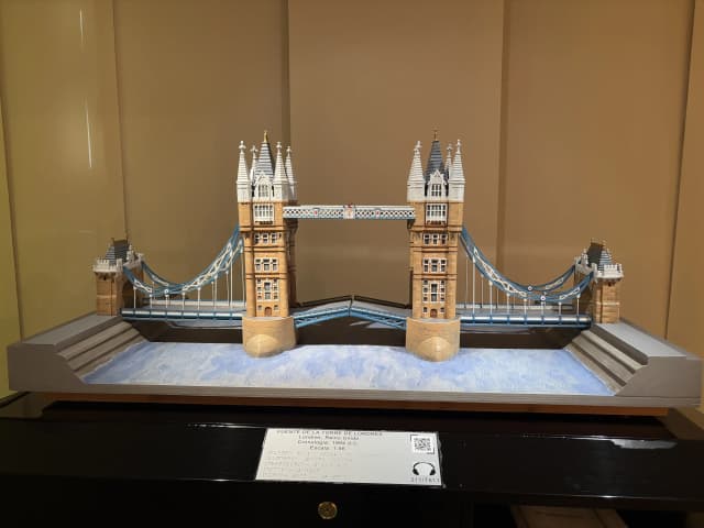 A picture of Maqueta of London Bridge.