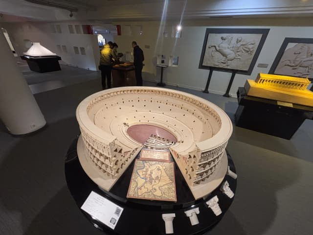 A picture of Maqueta of Colosseum in Rome.